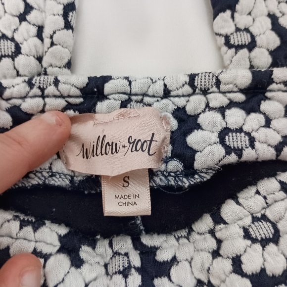 WILLOW ROOT Y2K Black and White Floral Cropped Flare Pants (#160) - Picture 2 of 5